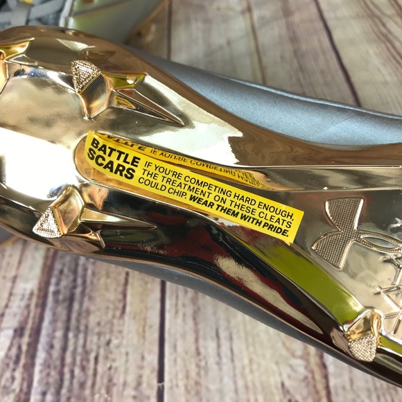 Under Armour UA Highlight MC LE Silver/Gold Cleats - Picture 6 of 7